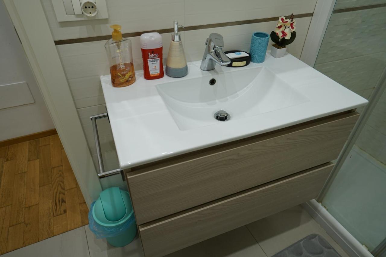 Fast Wifi E Netflix -- Centro Di Rho Vicino Stazione Appartement Buitenkant foto