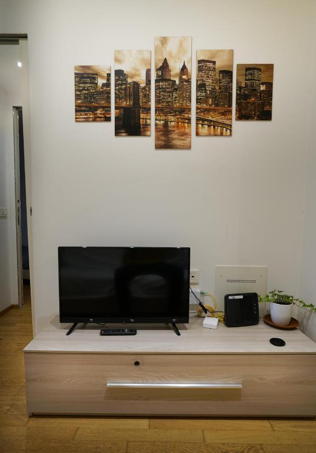 Fast Wifi E Netflix -- Centro Di Rho Vicino Stazione Appartement Buitenkant foto